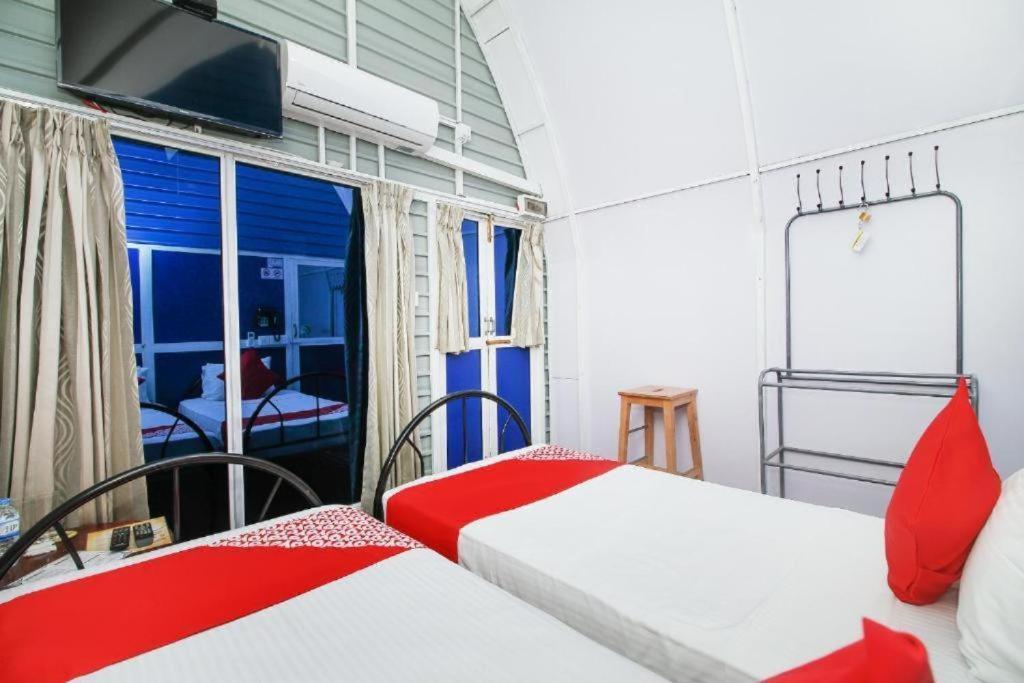 A4 Hostel Colombo Airport - Eco Lodge - Free Pickup & Drop Katunayaka Eksteriør bilde