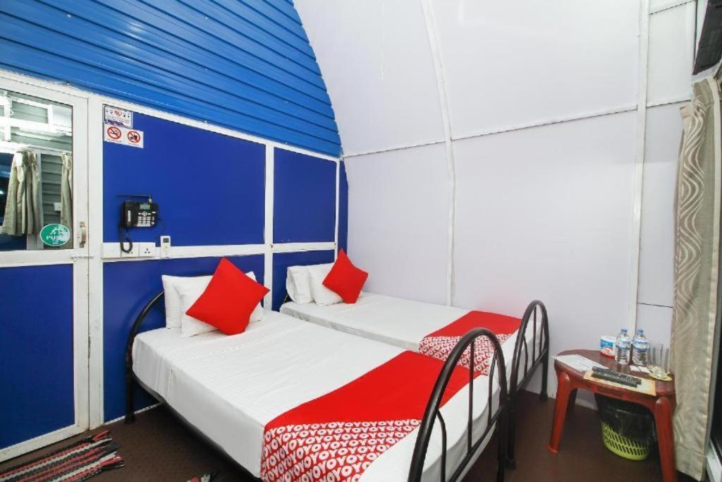 A4 Hostel Colombo Airport - Eco Lodge - Free Pickup & Drop Katunayaka Eksteriør bilde